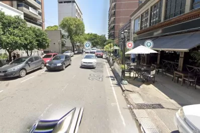 Trompadas en Barrio Norte: vio que le robaban la billetera a un chico e intercedió