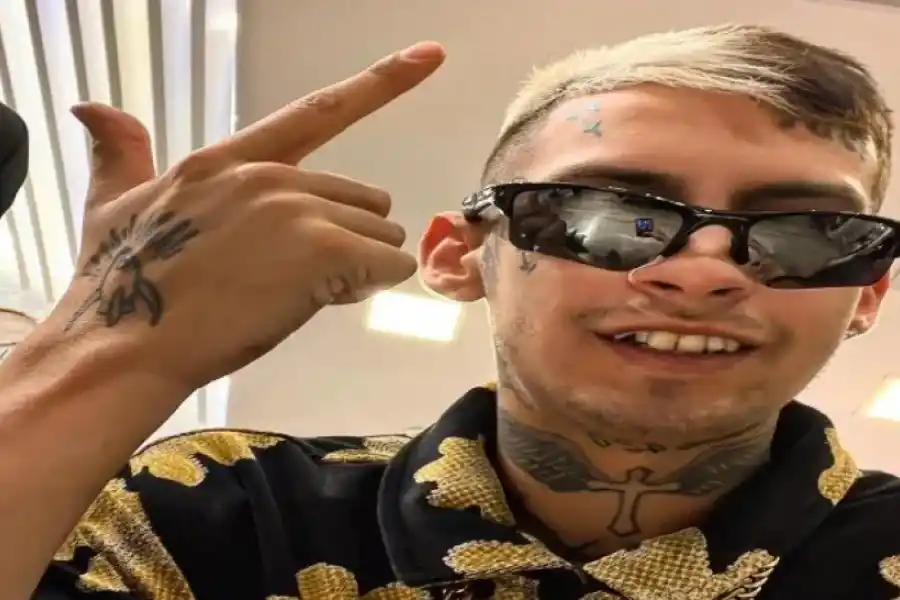 “A estos villeros no hay que dejarlos pasar”: la polémica frase de la Policía chilena por la llegada de L-Gante