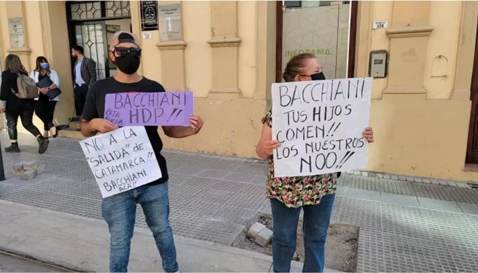 FURIA CATAMARQUEÑA. Los inversionista de la vecina provincia siguen realizando protestas callejeras. el ancasti 