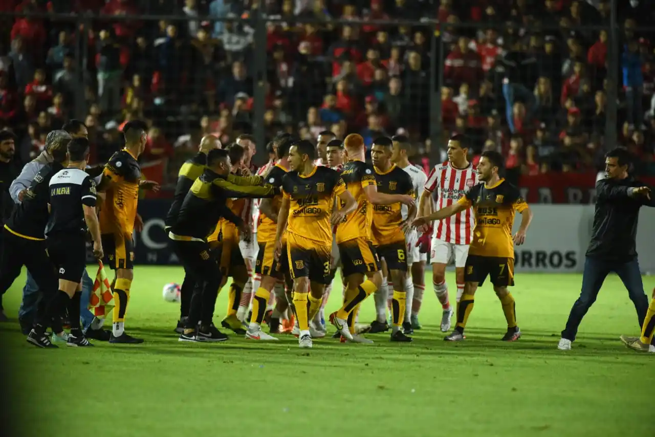 TENSIÓN EN LA CIUDADELA. Jugadores del 