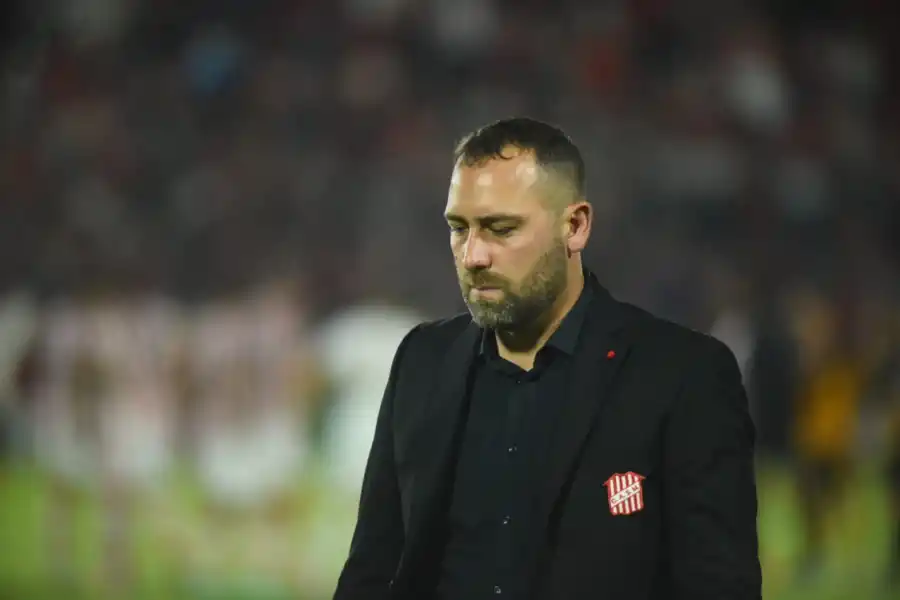 DURO GOLPE. De Muner busca soluciones para un 