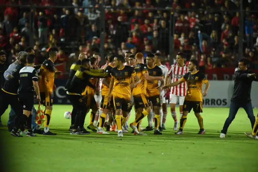 TENSIÓN EN LA CIUDADELA. Jugadores del 