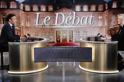 Francia: Emmanuel Macron aventaja a Marine Le Pen