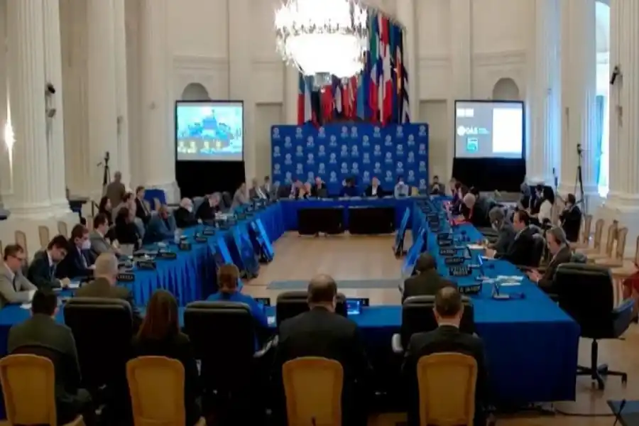 La Argentina se aparta del bloque de EE.UU. y envía gestos de distensión a Putin