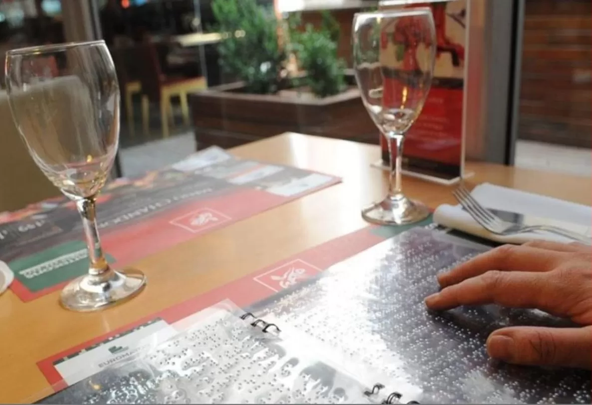 Albarracín propone que el rubro gastronómico cuente con menú inclusivo para personas con discapacidad