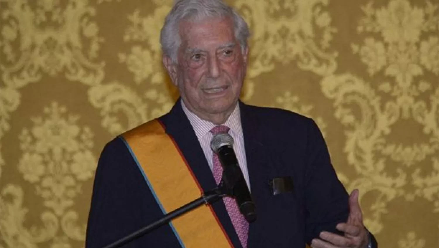 MEJORÍA. Mario Vargas Llosa se recuperó después de cursar el virus del covid-19.