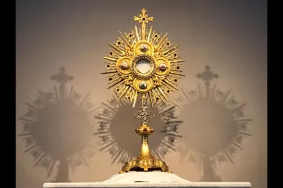 ¿Cuáles son las iglesias y monumentos más importantes de Yerba Buena?