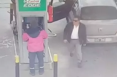 Video: Brutal golpiza en una estación de servicio: un hombre le dio un cabezazo al playero y se dio a la fuga