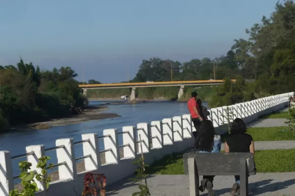 Aguilares: la Costanera del río Medina, el sueño de los vecinos