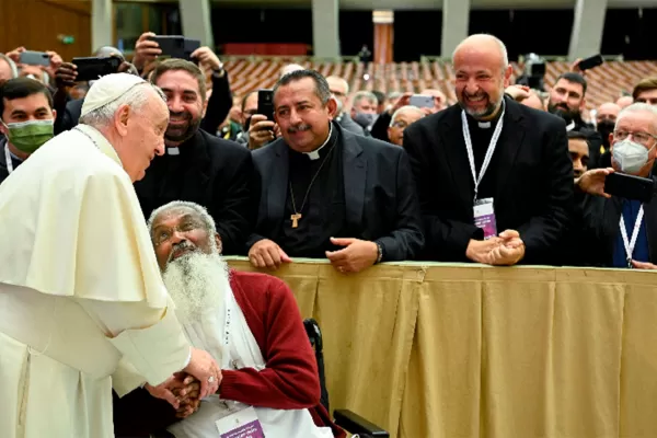 El Papa canceló sus actividades del día debido a dolor en la rodilla