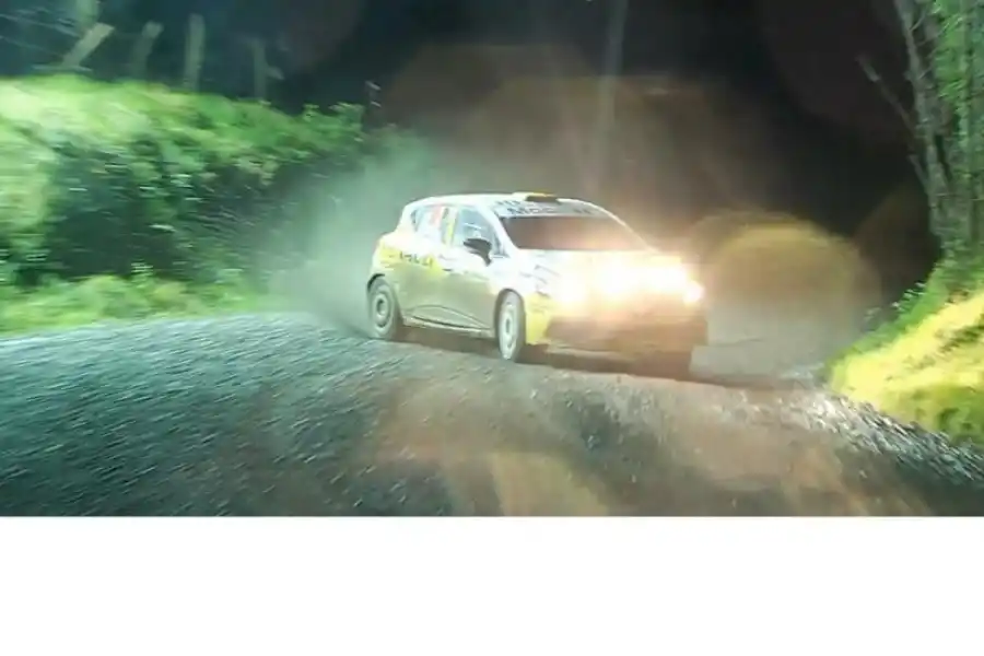 GIRO JUSTO. Assaf corrió de noche, con lluvia y barro en Chile.