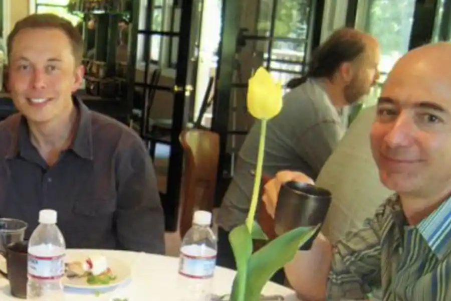 ¿Qué dijo Jeff Bezos sobre Elon Musk y la compra de Twitter?