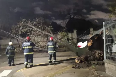 Intenso operativo policial por las fuertes tormentas