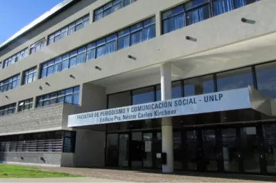 Histórico: la Universidad de La Plata entregó el primer título no binario