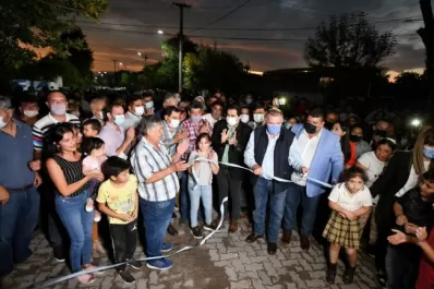 Jaldo estuvo en Simoca e inauguró obras y entregó vehículos para la Policía