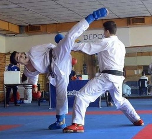 ILUSIONADO. Francisco Salsench estará compitiendo en karate.