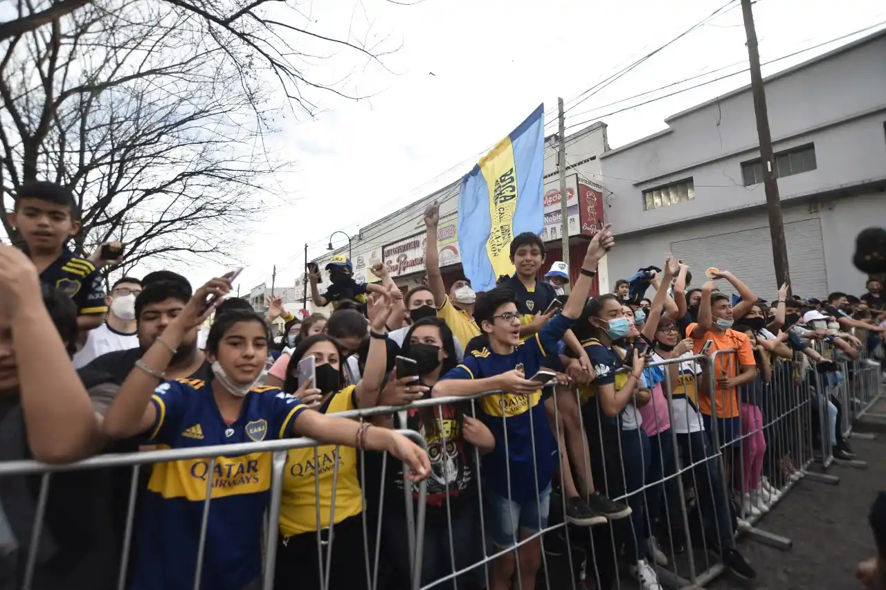 Cuando se es hincha de más de un club de fútbol (y serlo es una locura inexplicable)