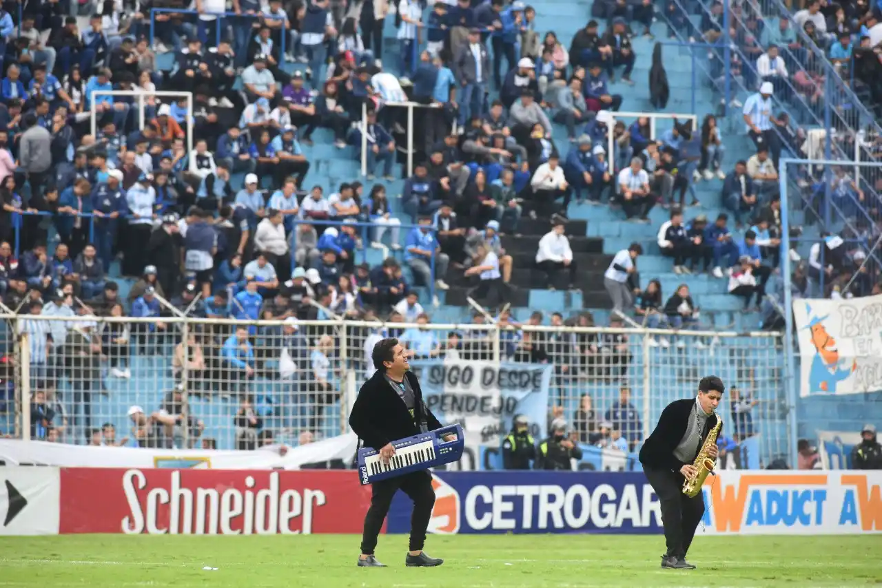 El Monumental dejó de ser tensión y nerviosismo para convertirse en una fiesta