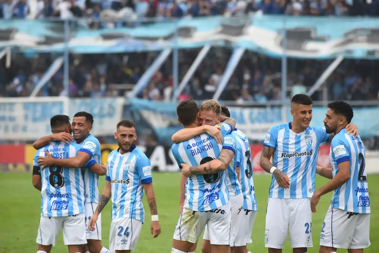 El Monumental dejó de ser tensión y nerviosismo para convertirse en una fiesta