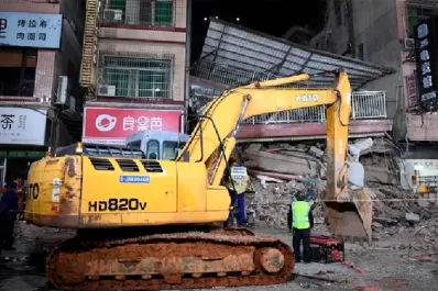 Trágico derrumbe de un edificio en China: hay 18 atrapadas entre los escombros