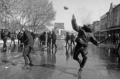 Heridos de bala y detenidos en una marcha en Chile