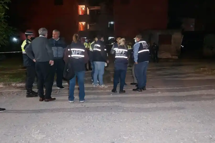 Personal del Ministerio Público Fiscal trabaja para tratar de resolver el caso por el crimen de Álvaro Santiago Carabajal.