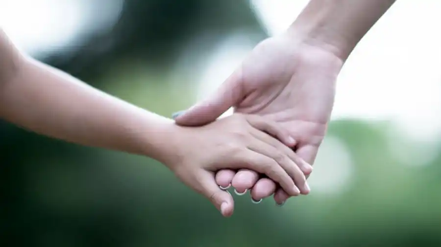 Las claves del proyecto que presentó el Gobierno para extender las licencias de maternidad y paternidad