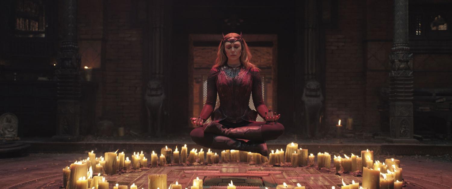 GRAN APARICIÓN. Elizabeth Olsen interpreta a Wanda Maximoff (la Bruja Escarlata) en la nueva película de la saga. 