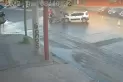Video: brutal accidente entre un auto y una moto en avenida Ejército del Norte