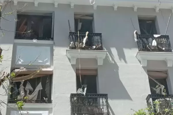 Dos muertos y 17 heridos tras la explosión de un edificio en Madrid