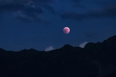 Eclipses de sol y luna: cómo nos afectan a nivel físico y emocional