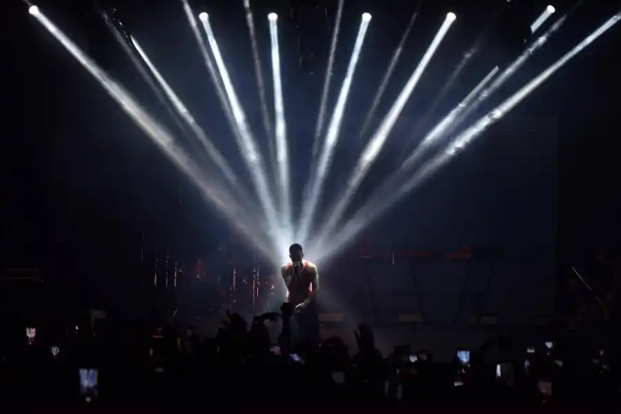 MOMENTOS DE QUIETUD. En el concierto, WOS también deleitó a sus fanáticos con alguna balada propia.  
