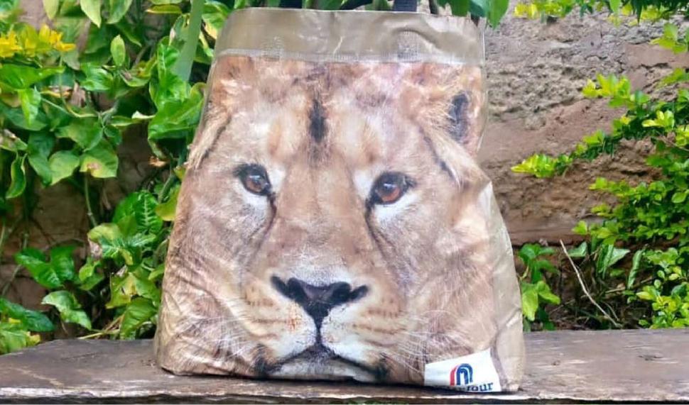 El Servicio de Vida Silvestre hizo una especial mención a la cadena de supermercado que reparte estas bolsas. (Foto: Kenya Wildlife Service)