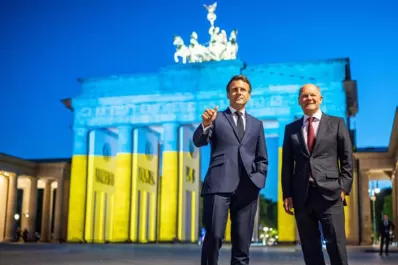 La bandera ucraniana encuentra un límite (polémico) en Berlín