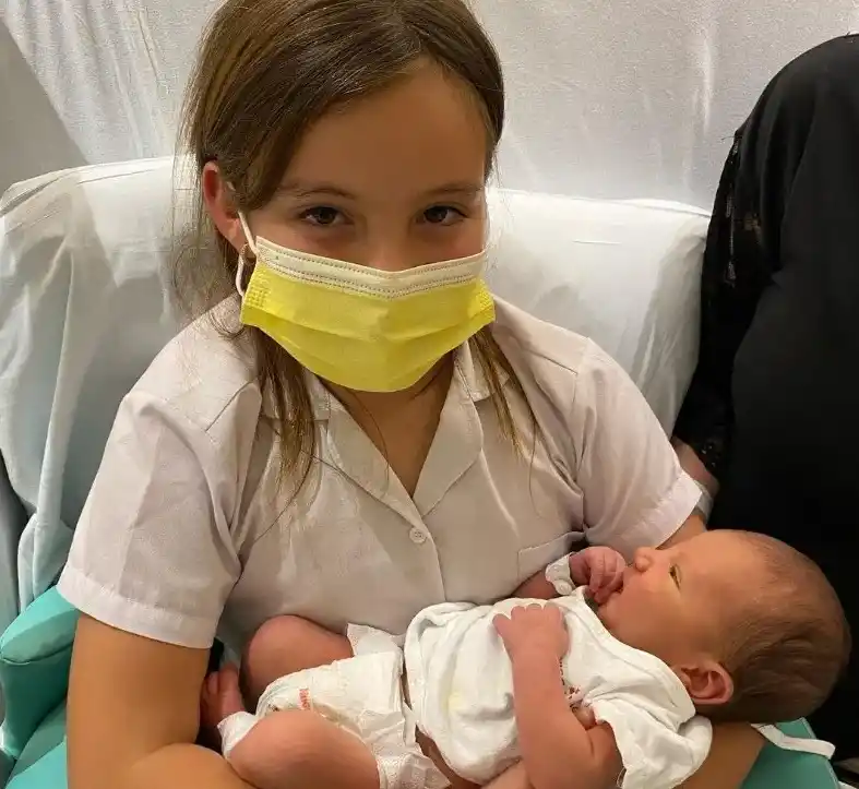 La hija menor de Nicole Neumann junto a Luca