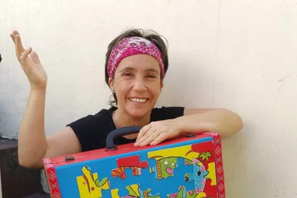 Coplas y juegos en “Llegué bien”, dentro del Mayito de las Letras