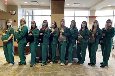 Baby boom en un hospital: diez enfermeras de parto están embarazadas al mismo tiempo