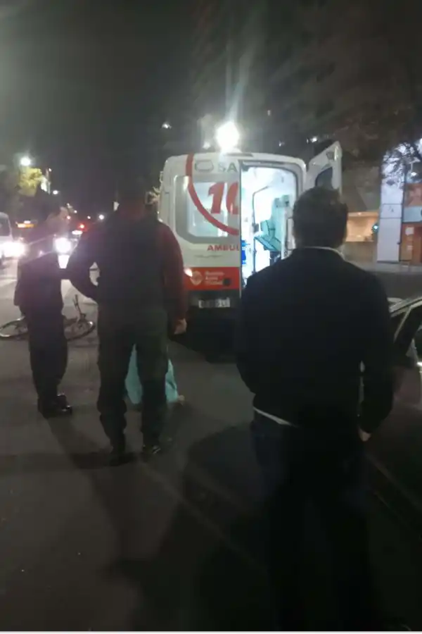 El youtuber Franco Rinaldi protagonizó un accidente de tránsito y fue asistido por Martín Tetaz