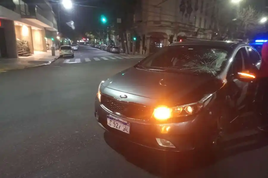 El youtuber Franco Rinaldi protagonizó un accidente de tránsito y fue asistido por Martín Tetaz