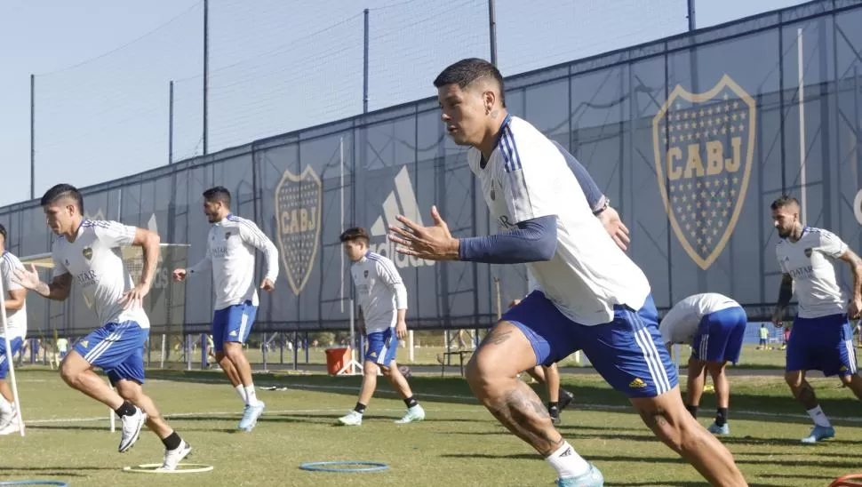 NO SE DETIENE. Battaglia ya tiene la mente en Racing y comenzó a darle forma al equipo titular que jugará mañana. La única duda que tiene es Ramírez o Salvio.