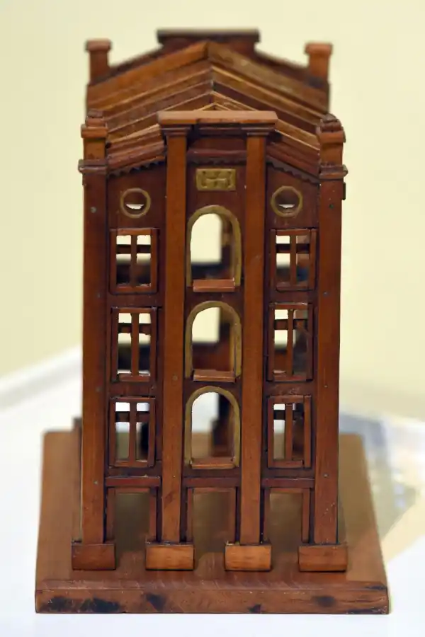 DE CONCEPCIÓN. Fachada del molino harinero “Haimes Hermanos”.  