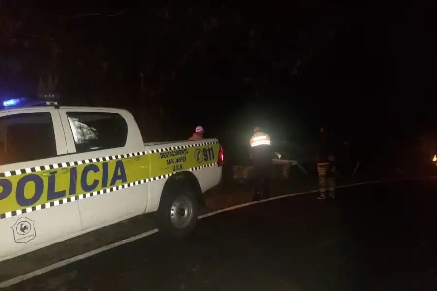 El Corte: un auto se quedó sin frenos, chocó contra un paredón y volcó