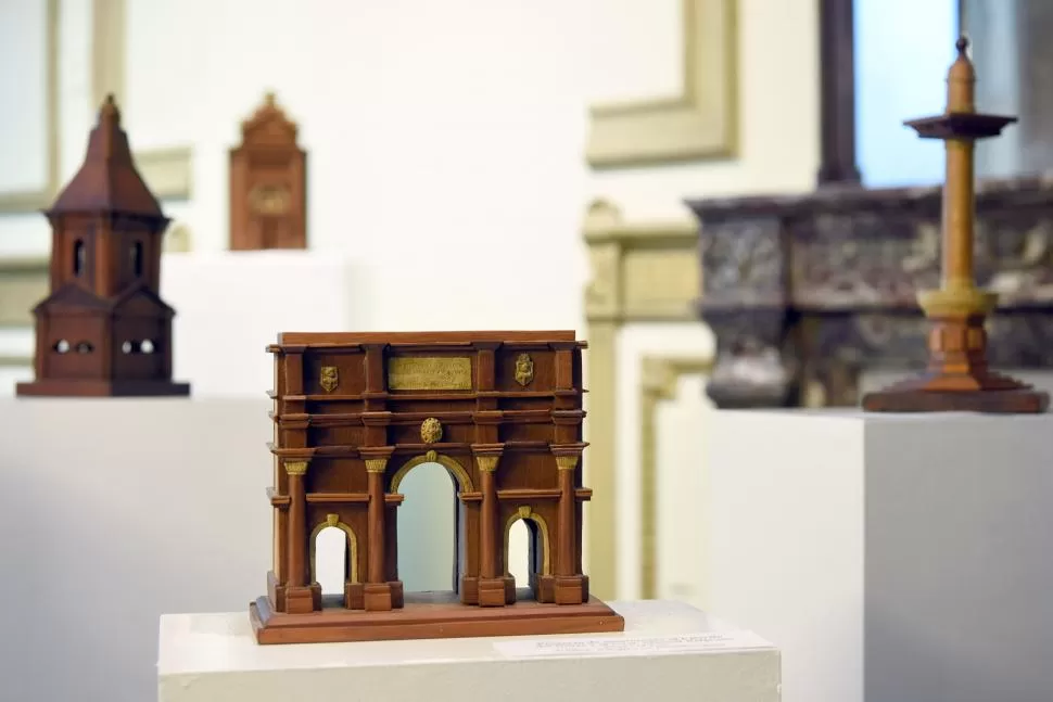 DEL INTERIOR DE LA PROVINCIA. Fachada y torre de la iglesia que se encuentra en Villa Trinidad.  