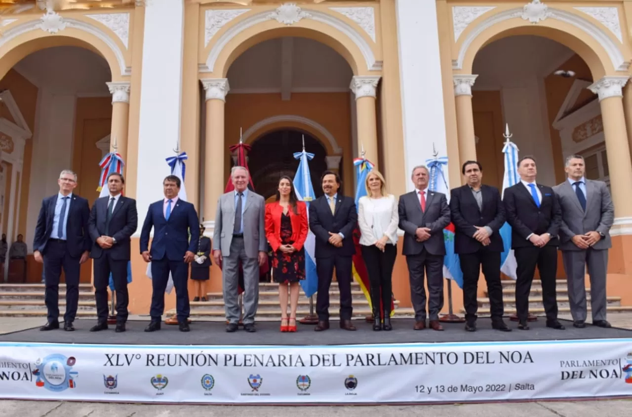 EN SALTA. Los presidentes de los cuerpos legislativos de la región volvieron a reunirse, tras casi dos años. Foto: Prensa HLT