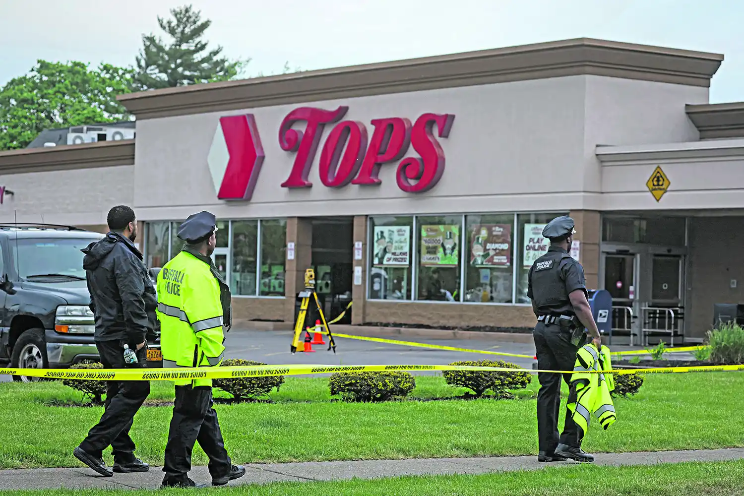 La teoría delirante detrás de los ataques racistas