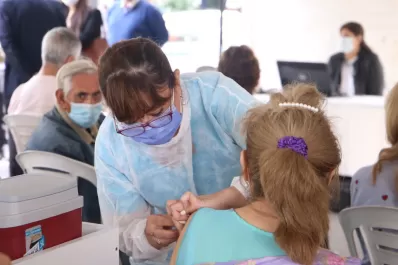 Ante la llegada del frío, Salud llamó a recibir la cuarta dosis contra la covid-19