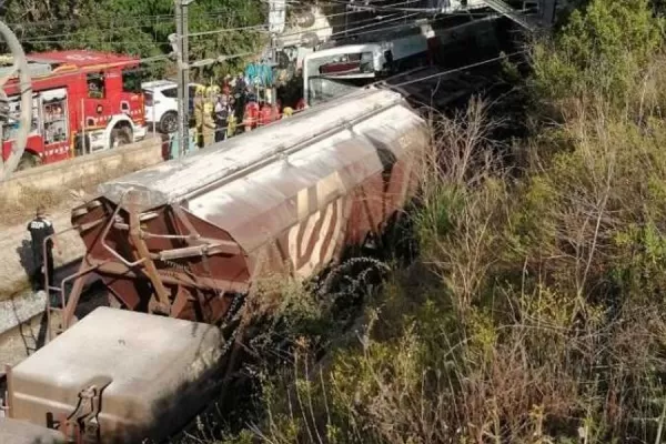 España: un choque de trenes deja un muerto y más de 80 heridos