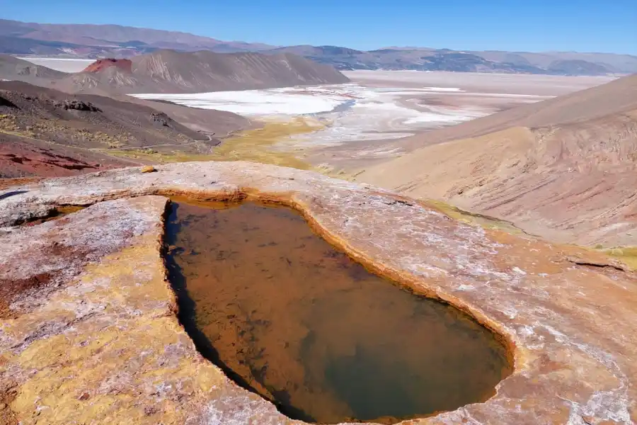 Los imponentes paisajes de la Puna, con sus lagunas, salares, volcanes y desiertos. Foto de Álvaro Medina / LA GACETA