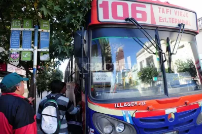 Proponen que las paradas de ómnibus interurbanos tengan wifi y botón antipánico