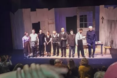 Jóvenes del Belgrano y del Goretti fueron por primera vez a un teatro